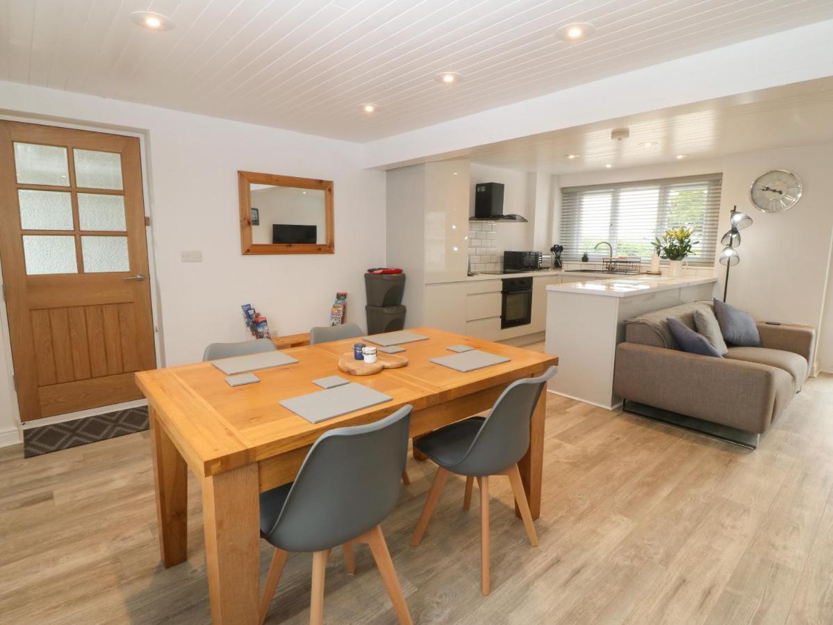Villa Bryn Eglwys Bach à Llanfairpwllgwyngyll Extérieur photo